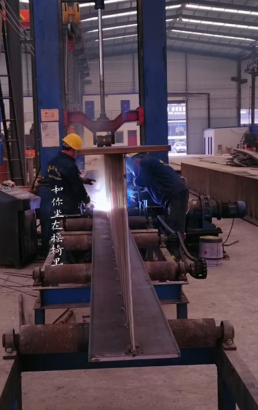 甘肃清水钢结构厂H型钢组立机